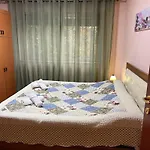 Lägenhet Entire Apartment, In The Center Tirana