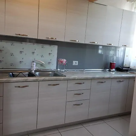 Entire Apartment, In The Center ティラナ