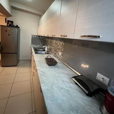 Lejlighed Entire Apartment, In The Center Tirana