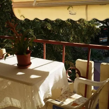 Entire Apartment, In The Center アパート ティラナ