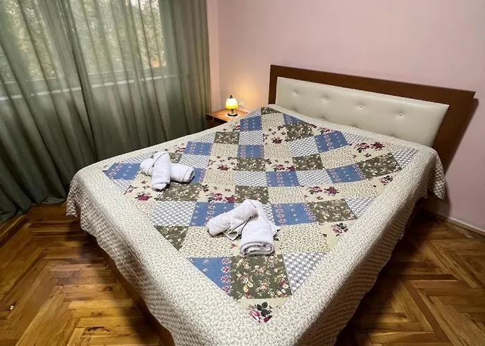 Entire Apartment, In The Center Апартаменты Тирана